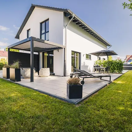 Holiday home Strandgefluester Deluxe *
