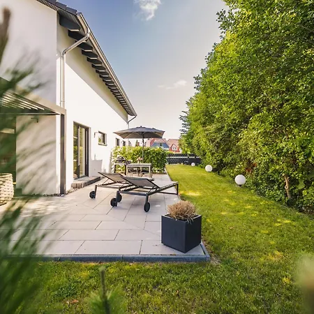 Holiday home Strandgefluester Deluxe