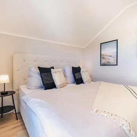 Holiday home Strandgefluester Deluxe